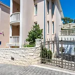 Appartement Luxurioeses Mit Privater Terrasse By Interhome *