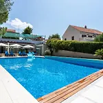 Luxurioeses Mit Privater Terrasse By Interhome Appartement