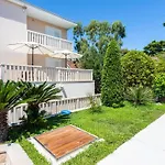 Luxurioeses Mit Privater Terrasse By Interhome