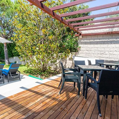 Luxurioeses Mit Privater Terrasse By Interhome *