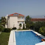 Luxurioeses Mit Privater Terrasse By Interhome Appartement