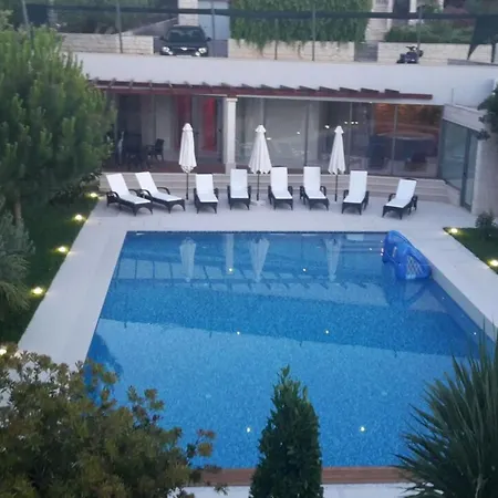 아파트 Luxurioeses Mit Privater Terrasse By Interhome