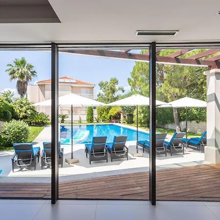 Luxurioeses Mit Privater Terrasse By Interhome * 스프리트스카