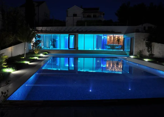 Luxurioeses Mit Privater Terrasse By Interhome Daire