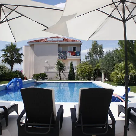 Apartman Luxurioeses Mit Privater Terrasse By Interhome Splitska