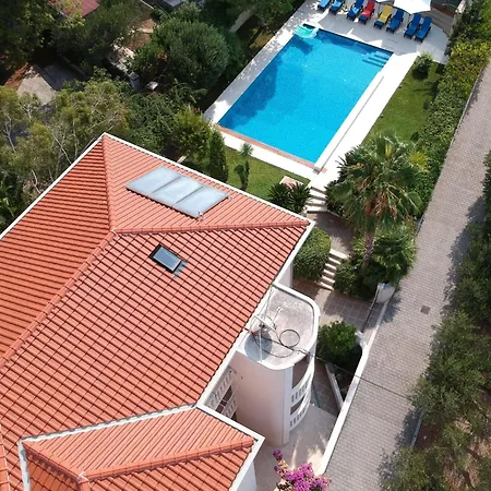 Luxurioeses Mit Privater Terrasse By Interhome