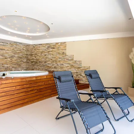 公寓 Luxurioeses Mit Privater Terrasse By Interhome *
