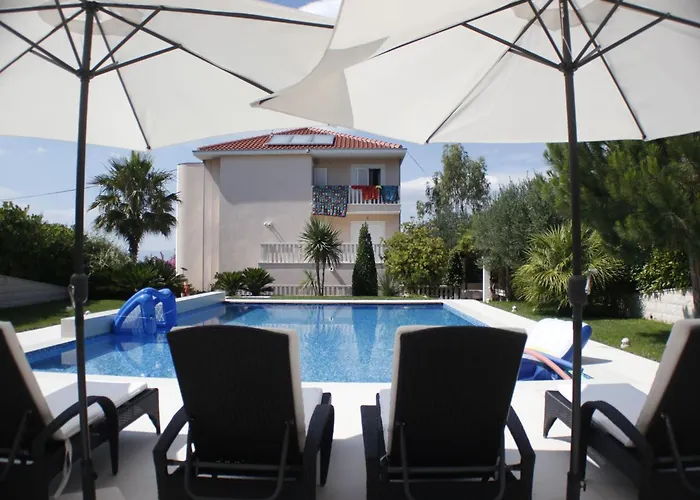 Apartman Luxurioeses Mit Privater Terrasse By Interhome Splitska