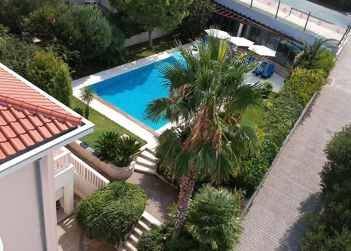 Luxurioeses Mit Privater Terrasse By Interhome Apartman